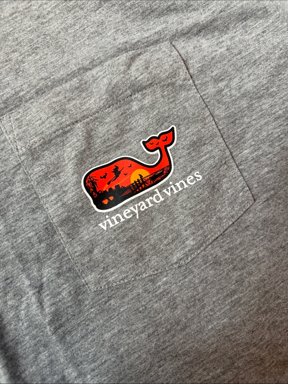 NWT Vineyard Vines Halloween Tshirt - XL - Picture 3 of 4